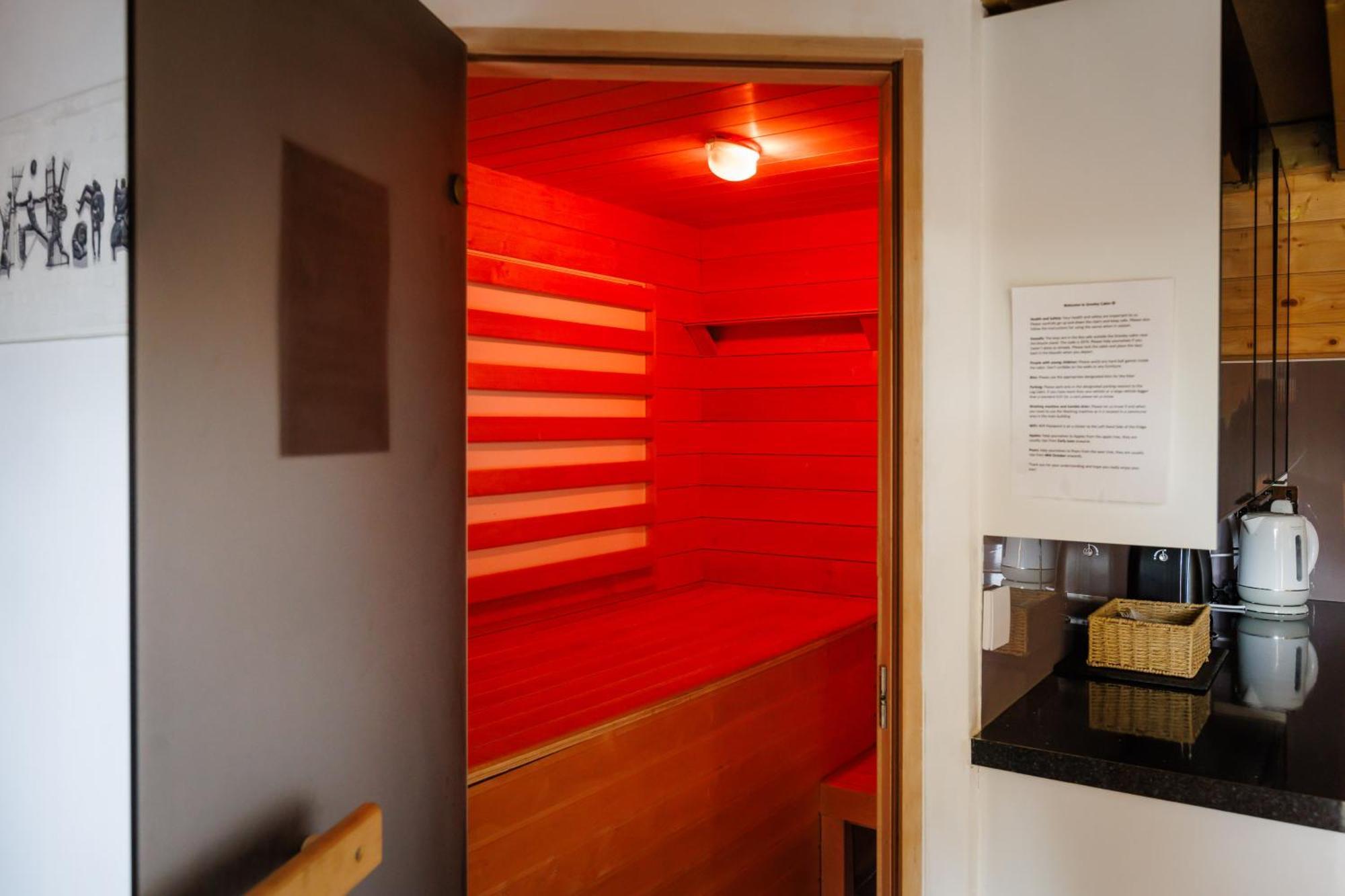 Spacious Cabin Evcharger And Free Parking Near Cambridge Bagian luar foto