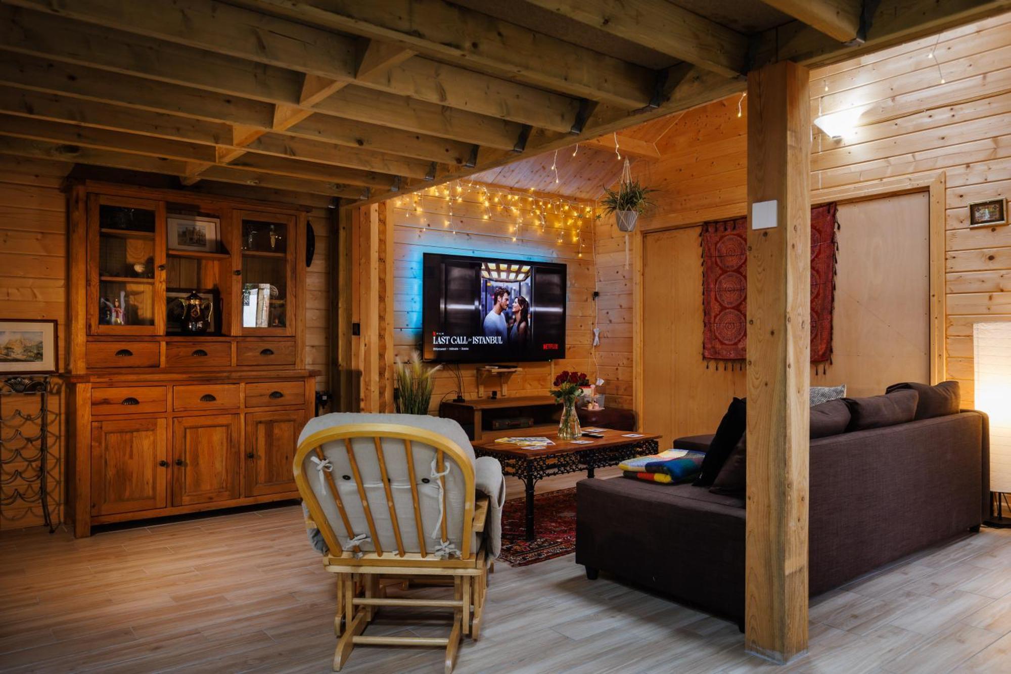 Spacious Cabin Evcharger And Free Parking Near Cambridge Bagian luar foto