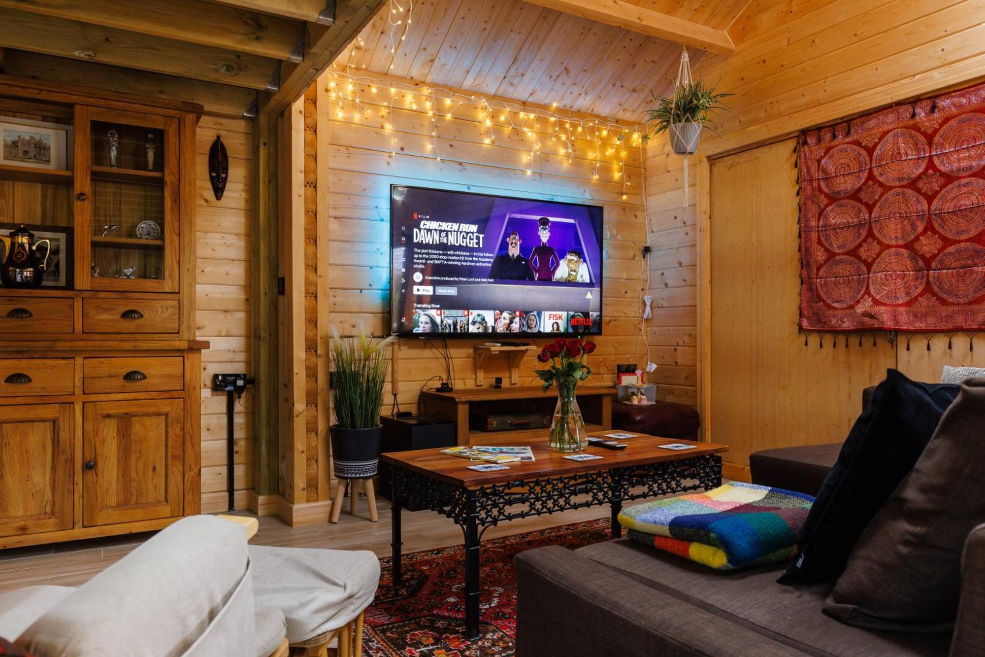 Spacious Cabin Evcharger And Free Parking Near Cambridge Bagian luar foto